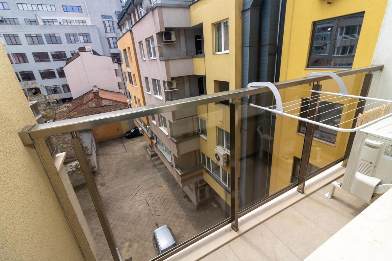 Central Sofia Condo Екстер'єр фото